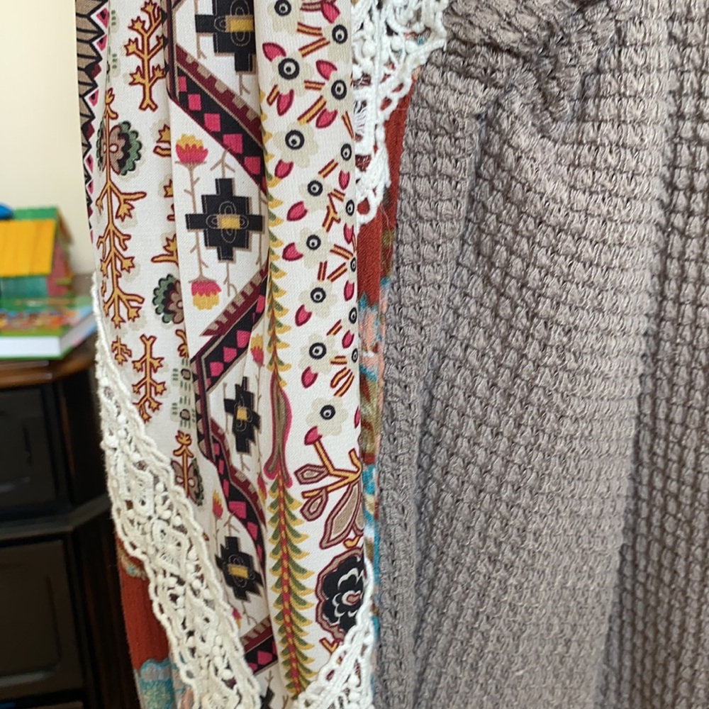 Entro Fall Print Long Sleeve Top Size Medium Purchased at Palmetto Moon - Picture 9 of 10